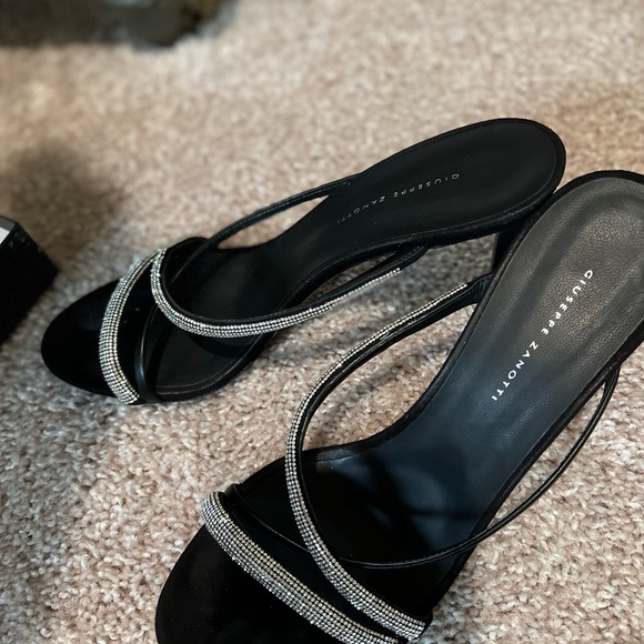 Stunning Giuseppe Zanotti heels! Worn once. - Picture 2 of 8